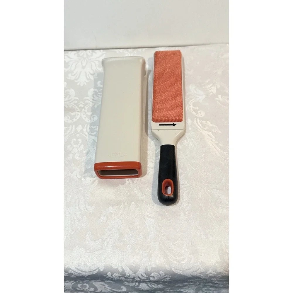OXO Good Grip Furlifter Furniture, Garment, Pet Hair microbristle pad Brush